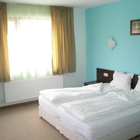 Argo Hotel 2*