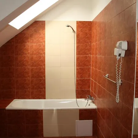 Argo Hotel 2*